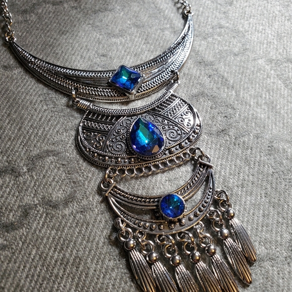 Blue stone gorgeous necklace - Picture 5 of 8